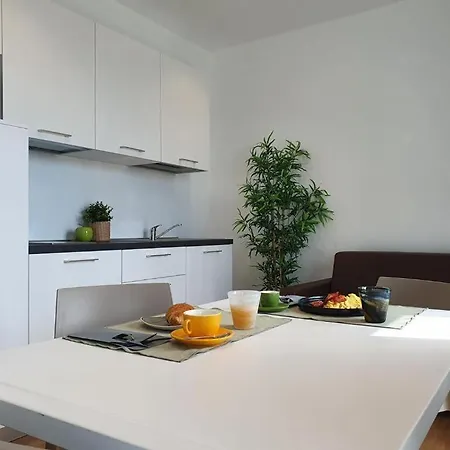 Superior Aparthotel *