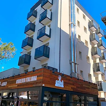 Superior Aparthotel 4*